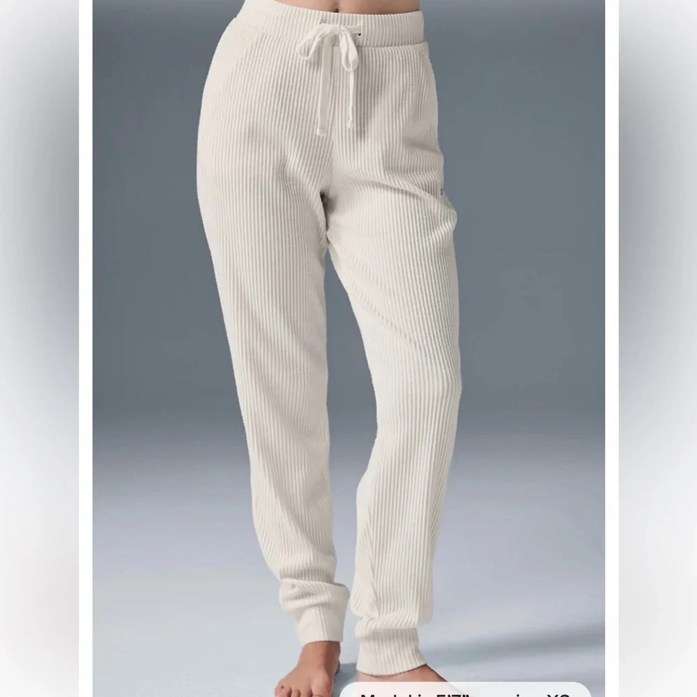 NEW Alo Yoga Cream Ribbed Joggers